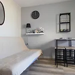 Appartement Avec Piscine, Accès Et Climatisation