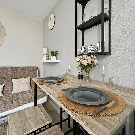 Apartment Avec Piscine, Acces Et Climatisation